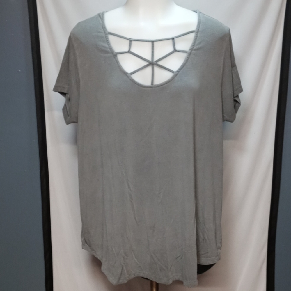 Cute gray top